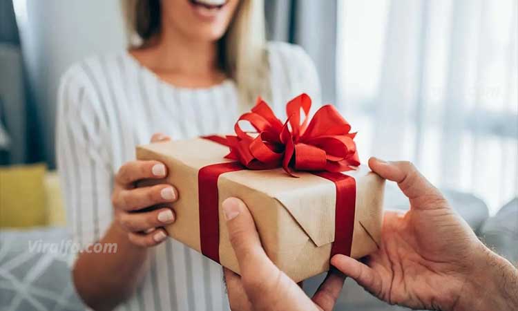 اهمین هدیه دادن در ولنتاین
